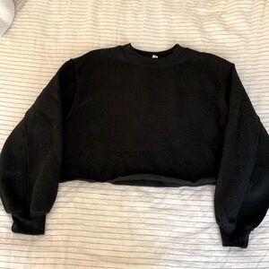 Black cropped sweatshirt